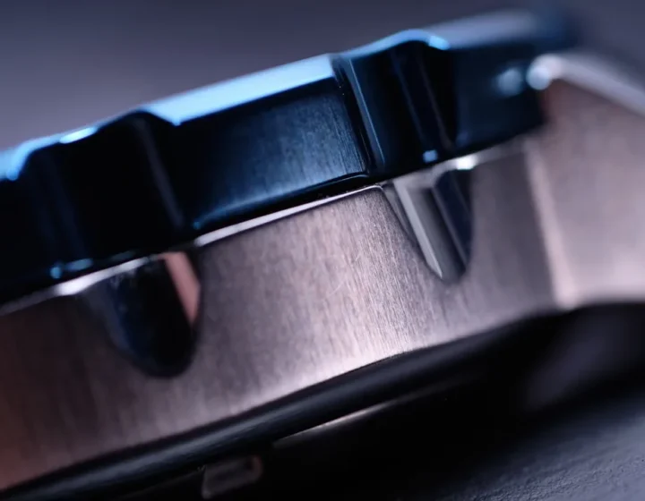 Brushed metal texture of a watch case and bracelet